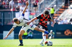 哈登下半场哑火4中0仅得2分，正负值-17全队最低